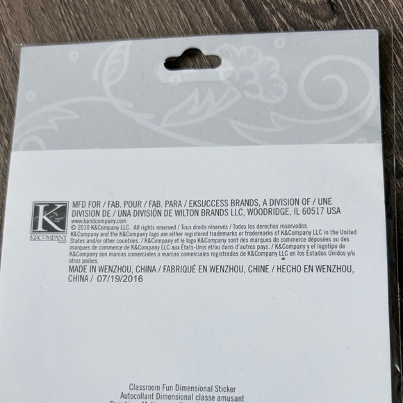 ❤️$3 K&C Company Classroom Fun Dimensional Sticker - Picture 5 of 6